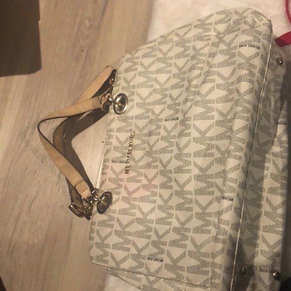 Michael Kors Bag - Picture 2 of 6